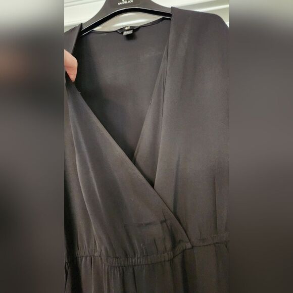 NWOT H&M black jumpsuit romper - Size Medium - Picture 2 of 8